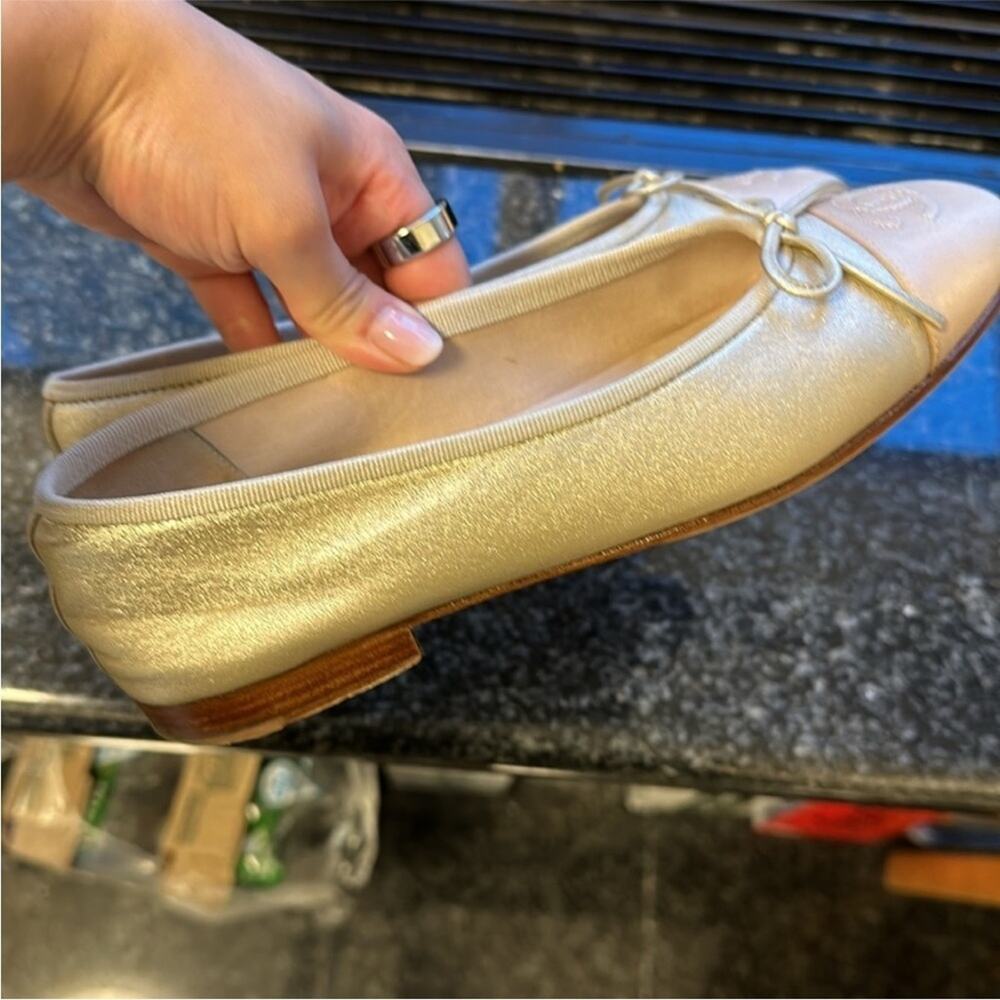 Chanel metallic golden leather CC satin cap toe ballerina ballet flats 36 - Picture 12 of 13